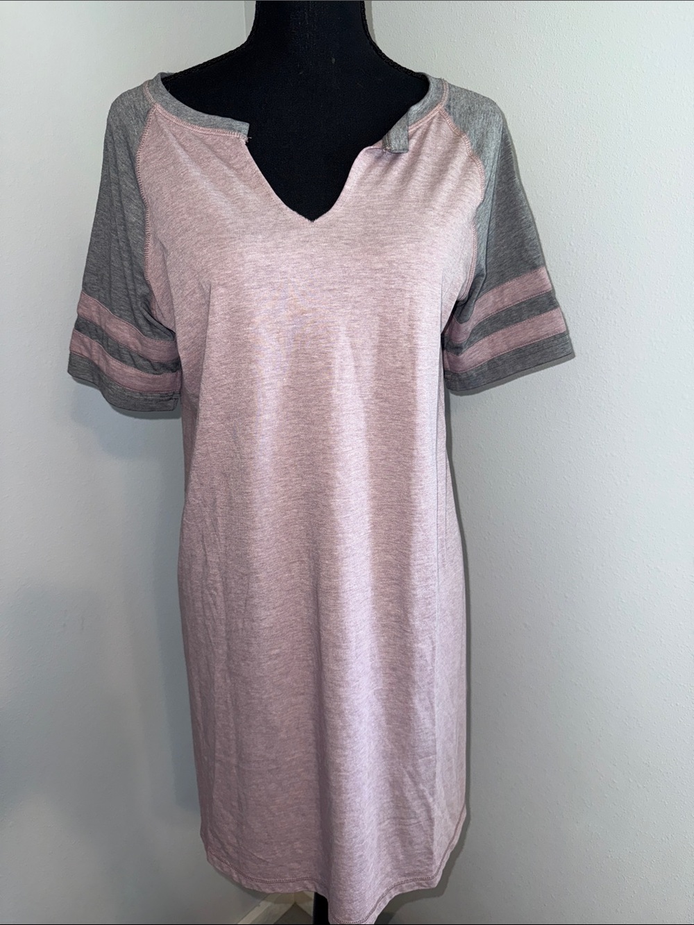SO Pink & Gray Short Sleeve Notch Neck Dress